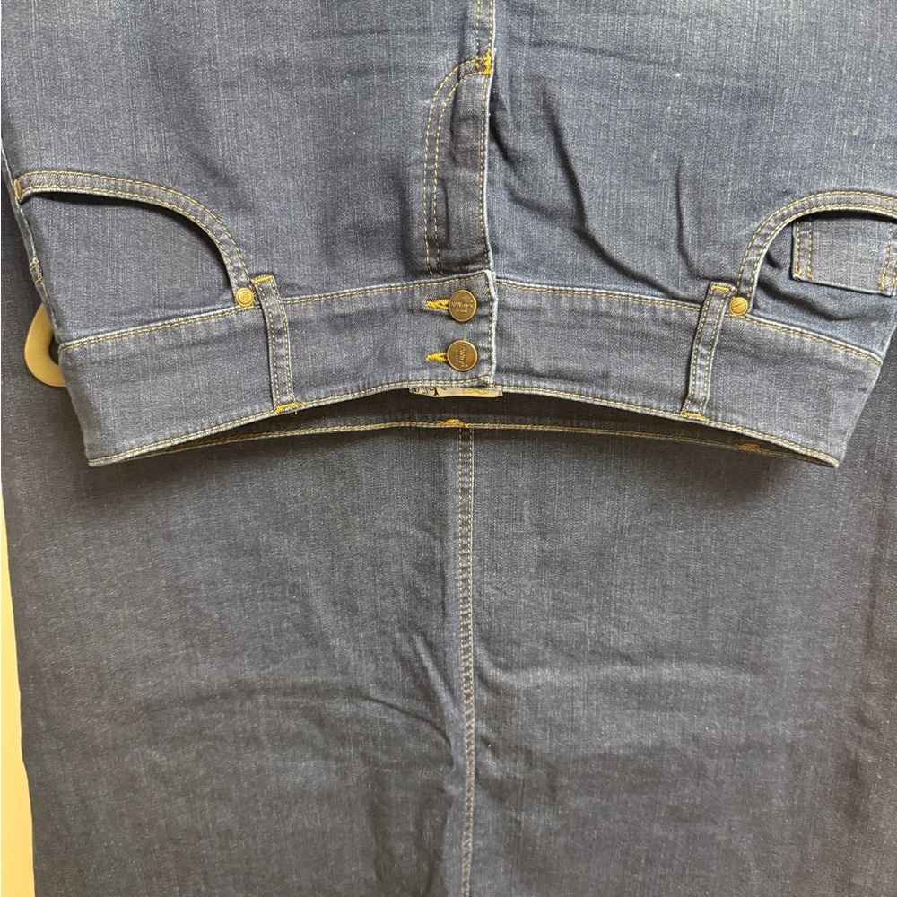 High-Rise Dark Blue Denim Skirt with Button-Front Waist Size 12/14